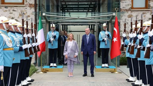İstanbul'da Akdeniz zirvesi: Cumhurbaşkanı Erdoğan, Meloni ve Dibeybe ile görüştü - Resim : 1