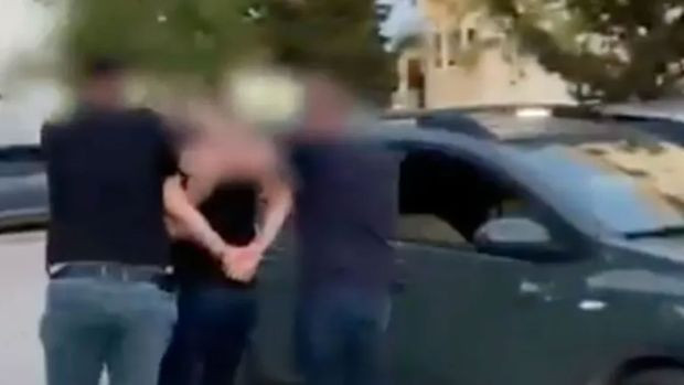 Ali Yerlikaya 'gereği yapıldı' diyerek duyurdu: Babaya tokat atan şüpheli yakalandı - Resim : 1