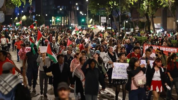 İsrail Küresel Sumud Filosu'na saldırdı: Abluka delindi! 37'si Türk 222 aktivist alıkonuldu - Resim : 4