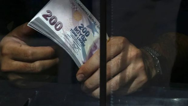 Bütçenin ilk 10 ayında faiz ödemeleri yüzde 73,5 arttı, 8,7 trilyon TL vergi toplandı - Resim : 1