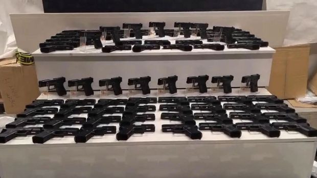 Eskişehir - Ankara yolunda durduruldu: İçinden çıkanlara polisler inanamadı - Resim : 1