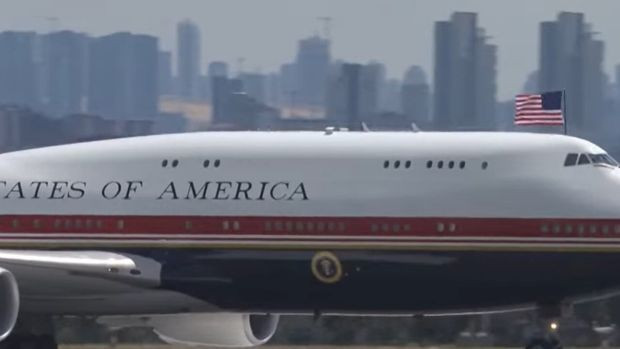 ABD Başkanı Donald Trump'ın uçağı Ankara'ya indi: Cumhurbaşkanı Erdoğan karşıladı - Resim : 3