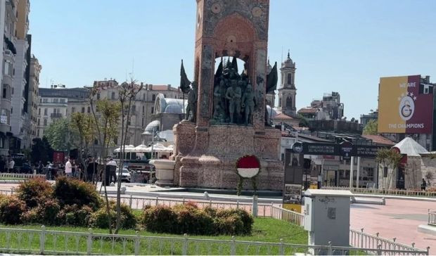 Taksim'deki CHP töreninde dikkat çeken an: Özgür Çelik var, Gürsel Tekin yok! - Resim : 2