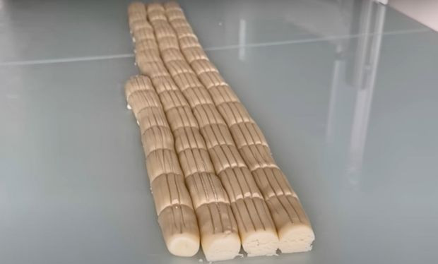 Pastane usulü un kurabiyesinin sırrını 40 yıllık ev hanımı paylaştı! Kıyır kıyır oluyor ve ağızda dağılıyor - Resim : 1