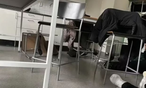 İsveç Örebro'da okula silahlı saldırı: Yaralılar var - Resim : 2