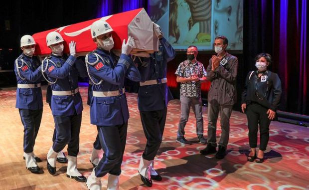 Türk müziğinin acı kaybı: İnci Çayırlı'ya veda - Resim : 3