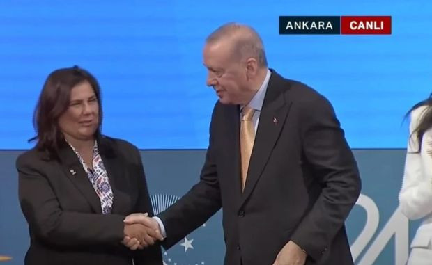 CHP'den istifa eden Aydın Büyükşehir Belediye Başkanı Özlem Çerçioğlu, AK Parti'de! "Alnım ak, başım dik" - Resim : 2