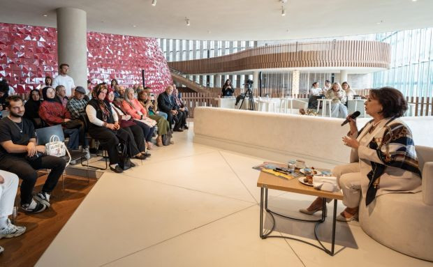 Türk Telekom Darülaceze sakinleri ile Hülya Koçyiğit’i AKM’de buluşturdu - Resim : 2