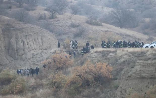 Ekiplerin bölgedeki çalışması sürüyor: Düşen kargo uçağının kara kutusu bulundu - Resim : 2