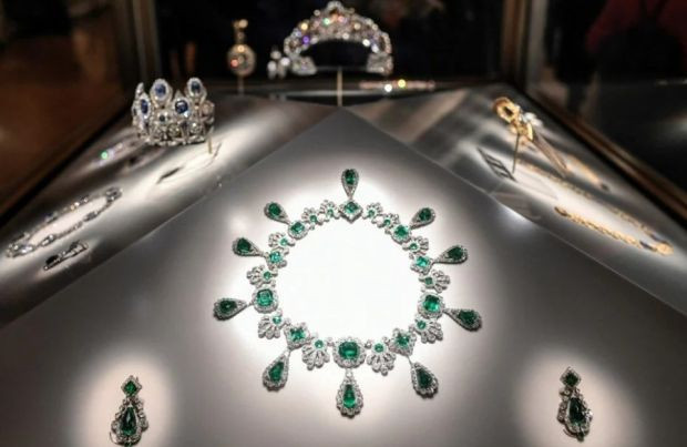 Louvre soyguncuları kayıplara karıştı: 88 milyon euro'luk kovalamaca - Resim : 2