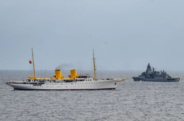 Büyük gurur: Mavi Vatan'ın Muhafızları İstanbul Boğazı'nda... Cumhurbaşkanı Erdoğan Türk donanmasını selamladı - Resim : 5