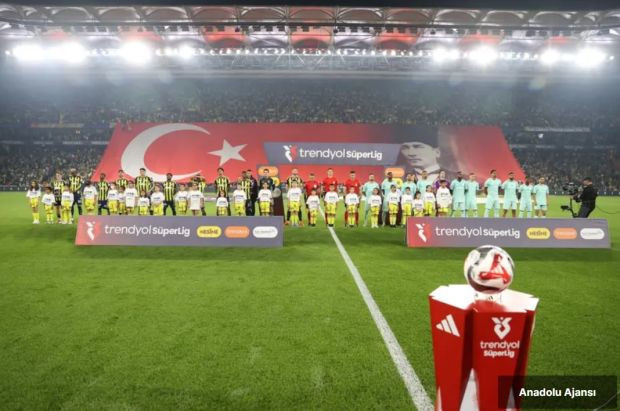 Kadıköy'de 6 gollü maç! Nefes kesti... Fenerbahçe Kayserispor'u 4-2 mağlup etti - Resim : 1