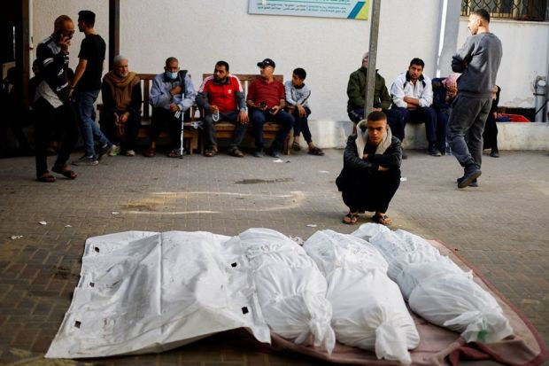 İsrail yine mülteci kampını vurdu: 50 kişi öldü! - Resim : 1