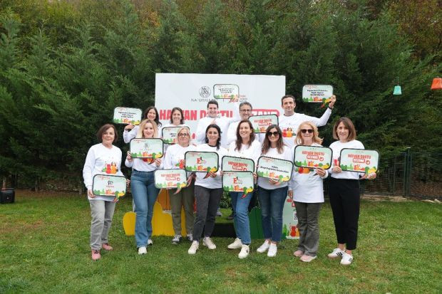 Eczanelerden patili dostlara destek! 1 ton mama bağışı, 500 eczaneye özel kitler - Resim : 1