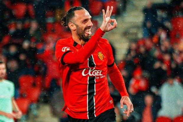 Aziz Yıldırım ilk transferini yaptı! 15 milyon Euro'luk golcü Fenerbahçe'de - Resim : 1