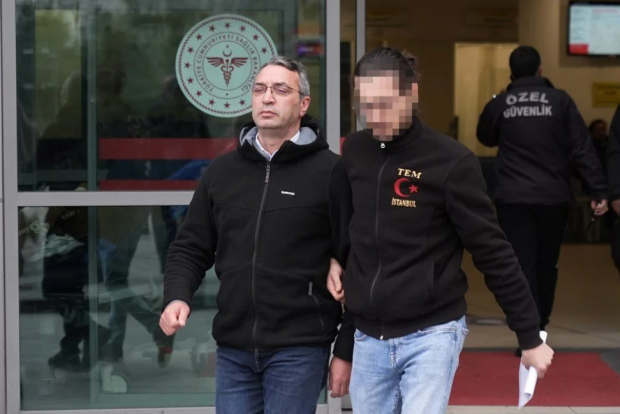 Ekrem İmamoğlu 'suç örgütü kurmak' ve 'PKK'ya yardım' suçlamasıyla gözaltına alındı - Resim : 7