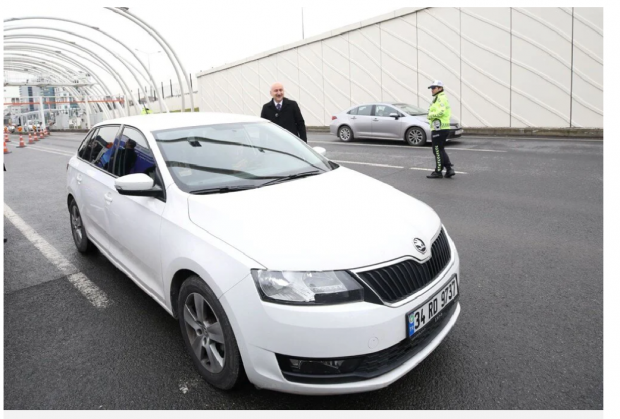 Avrasya Tüneli'nden geçen 100 milyonuncu araca ödül - Resim : 2