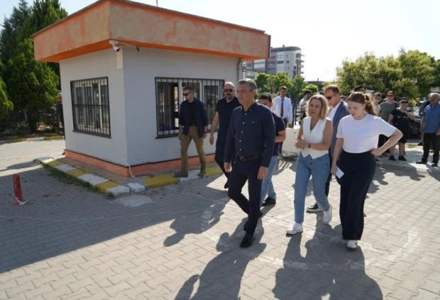 Ferdi Zeyrek'in kızı sınava girdi... Özgür Özel yine Nehir Zeyrek'i yalnız bırakmadı - Resim : 1