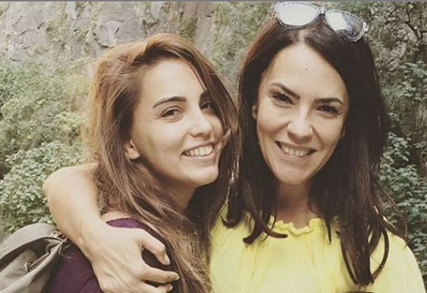 Yeşim Salkım kızı Gizem İmre ile ilgili gelen yorum üzerine çileden çıktı! "Terbiyesiz, hadsiz..." Gizem İmre kimdir? - Resim : 3