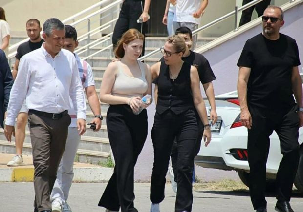 Ferdi Zeyrek'in kızı Nehir, mimarlık okuyacak - Resim : 1