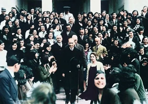 Türkiye, Atatürk’ü ebediyete uğurlayışının 87. yılında anıyor - Resim : 11