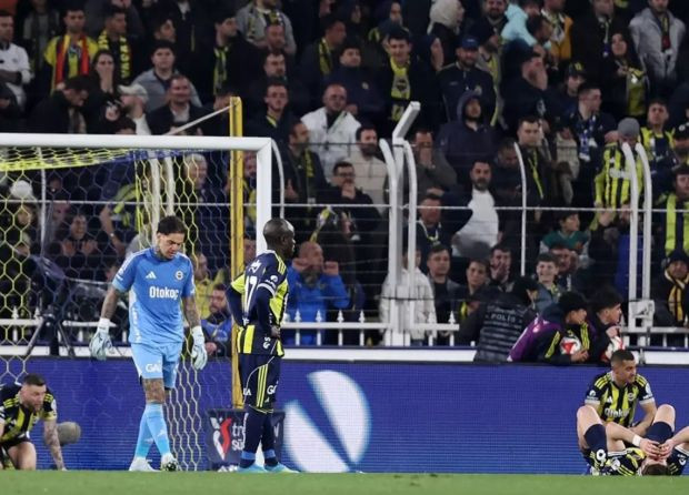 Kadıköy'de protesto sesleri! Taraftarlar Ederson’u ıslıkladı - Resim : 2