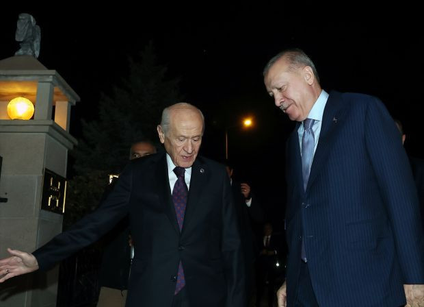 'İttifakta çatlak' iddialarının ardından ilk görüşme: Erdoğan, Bahçeli’yi konutunda ziyaret etti - Resim : 1
