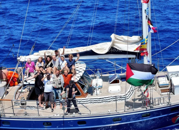 Gözaltı görüntüleri ortaya çıktı! Madleen gemisine İsrail tarafından müdahale edildi! "Gemiyle irtibat kesildi" - Resim : 1