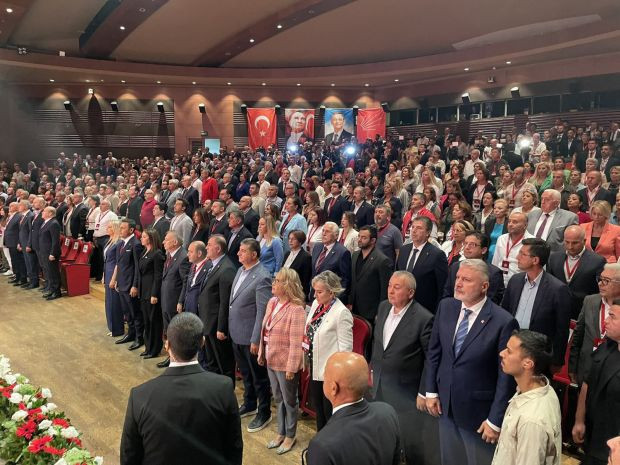 Mahkeme 'durdurun' dedi, YSK reddetti: CHP İstanbul İl Kongresi toplandı - Resim : 3