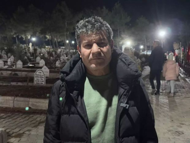 Enkazda kızının elini bırakmamıştı, baba Mesut Hançer: 'Bu acı tarif edilemez' - Resim : 1