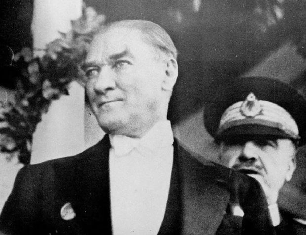 Türkiye, Atatürk’ü ebediyete uğurlayışının 87. yılında anıyor - Resim : 3