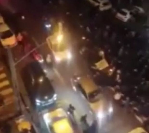 İran'da kaos artıyor! İnternet ülke genelinde kesildi, sokaklar yangın yerine döndü: 42 ölü - Resim : 3