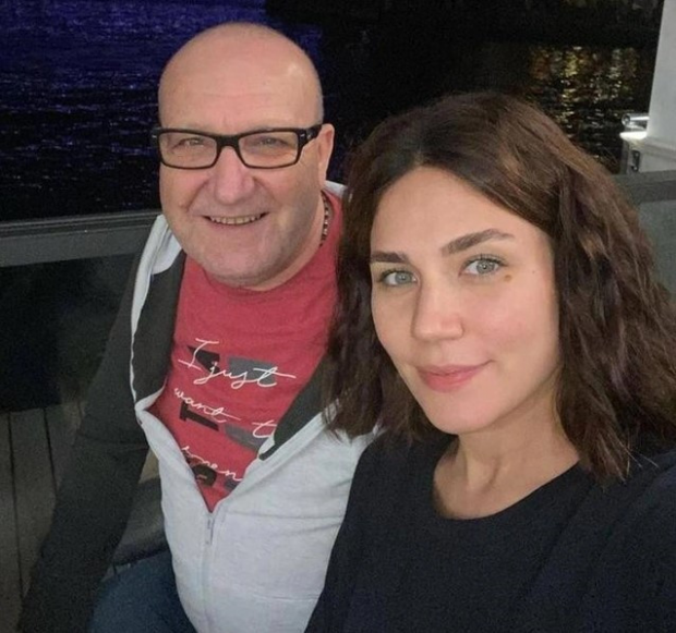 Buse Varol'un babası kalp krizi geçirdi! - Resim : 1