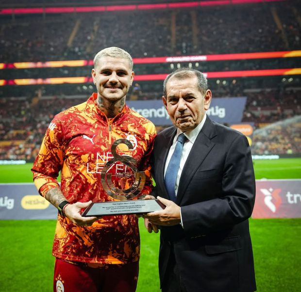 Mauro Icardi'ye 100. maç plaketi! - Resim : 1