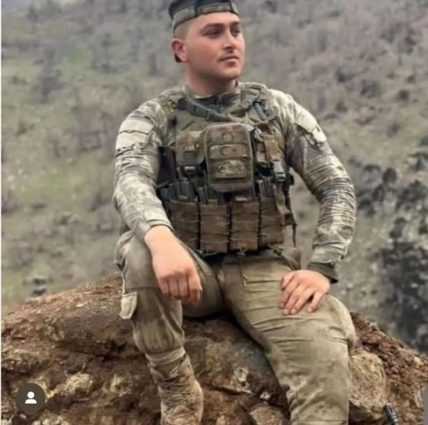 Her birinin farklı hikayesi vardı! Türk milleti şehitlerine ağlıyor - Resim : 6