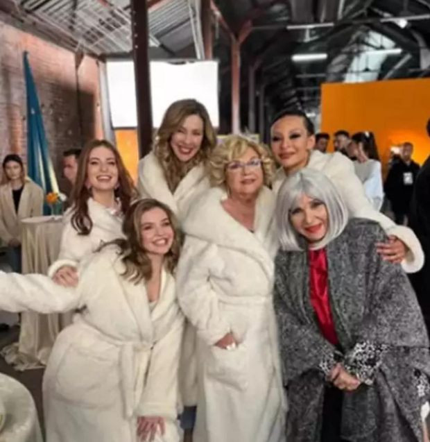 Sihirli Annem eski kadrosuyla geri dönüyor! Setten ilk kare yayınlandı - Resim : 1