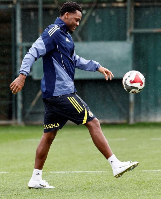 Fenerbahçe'de karar verildi: Karagümrük maçında kaleye geçecek isim! - Resim : 1