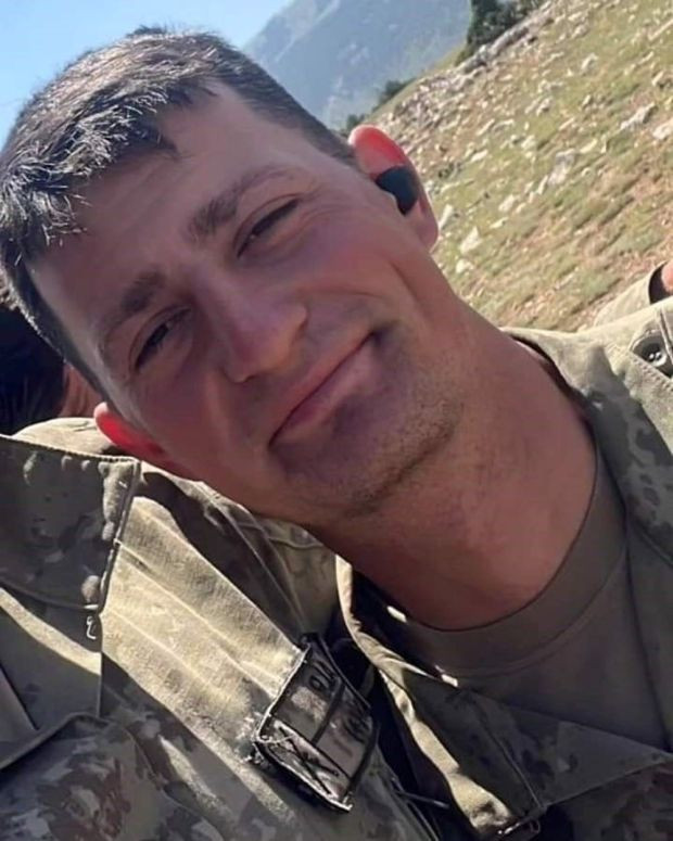 Her birinin farklı hikayesi vardı! Türk milleti şehitlerine ağlıyor - Resim : 5