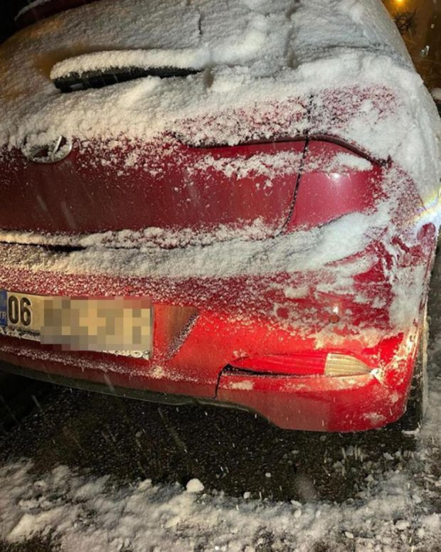 Tamer Karadağlı kaza yaptı; Hasarı neyse karşılamaya hazırım - Resim : 1