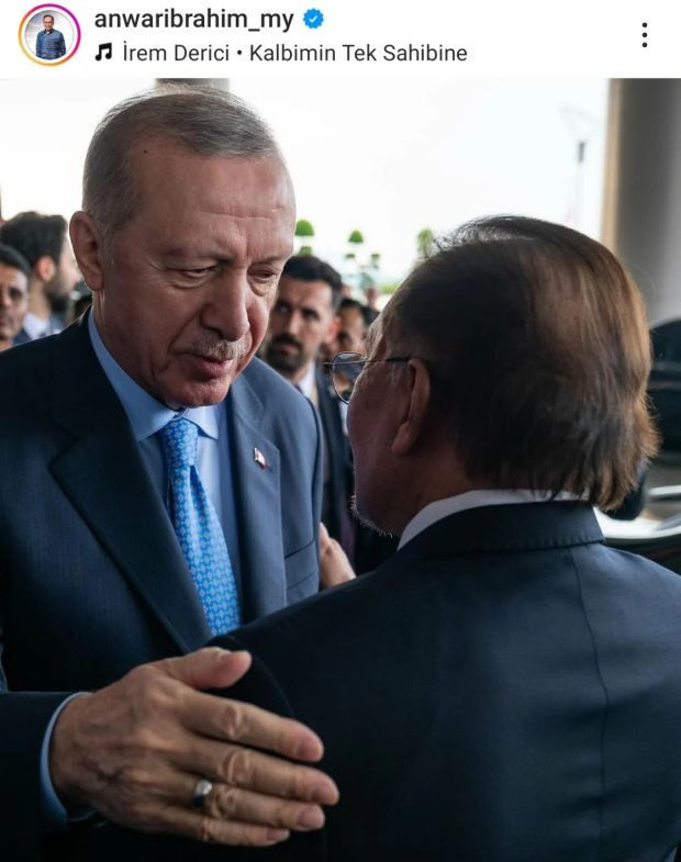 Malezya Başbakanı İbrahim'den, İrem Derici şarkısıyla Erdoğan paylaşımı - Resim : 1