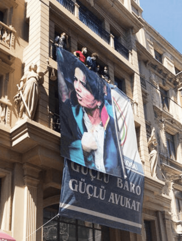 Adalet Bakanı'ndan fotoğraf tepkisi: Baronun illegal yapıların arka bahçesi olması kabul edilemez - Resim : 1