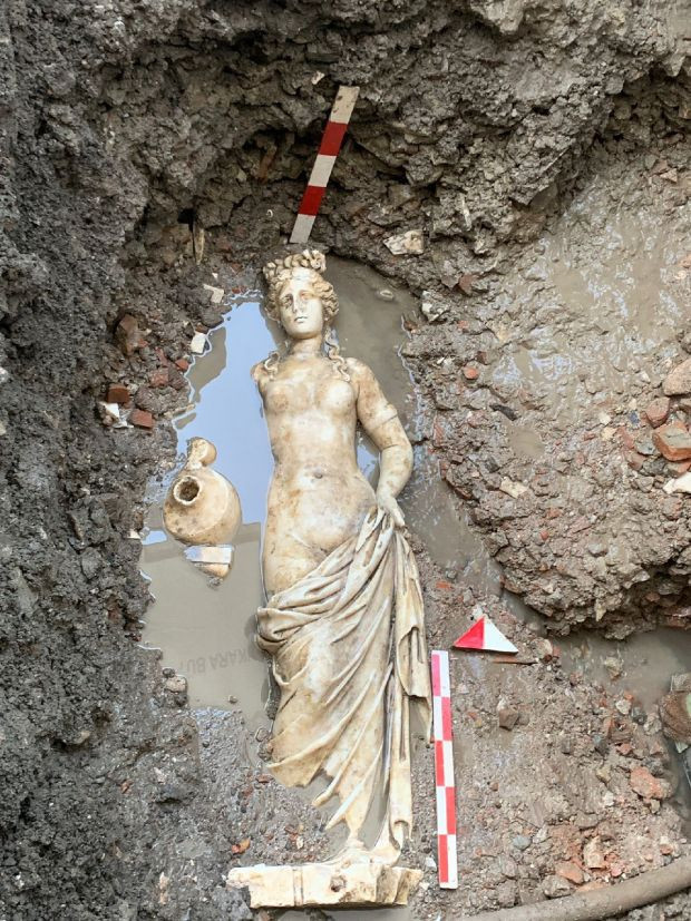 Bartın’da su perisi heykeli bulundu - Resim : 1