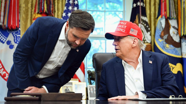 Trump’tan ABC ve NBC’ye sert eleştiri: “Lisansları iptal edilmeli”