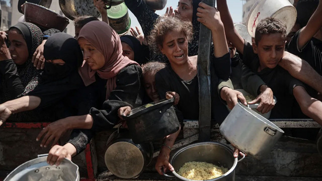 Gazze'de gıda krizi: Filistinlilere, yemek dağıtıldı