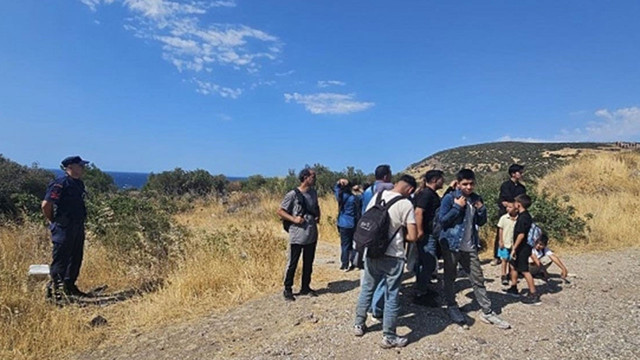 Ayvacık'ta 19 düzensiz göçmen yakalandı