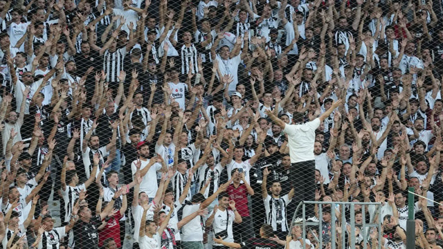 Beşiktaş taraftarından takıma yoğun tepki