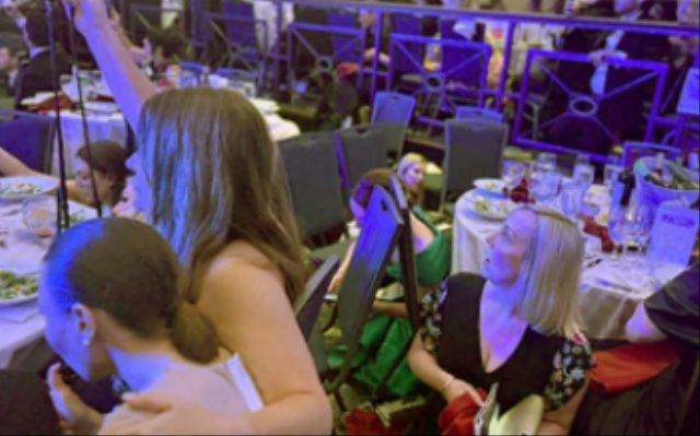 Donald Trump'a silahlı saldırı girişimi! Apar topar salondan çıkarıldı… - Fotoğraf: 5