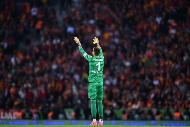 Fernando Muslera'ya Arjantin'den sürpriz teklif; Önümüzdeki günlerde netleşecek - Fotoğraf: 2