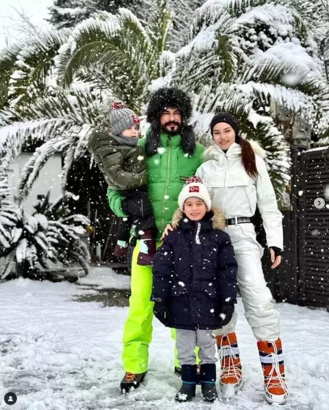 Fahriye Evcen ve Burak Özçivit'ten çok konuşulan poz: Kar kombini dikkat çekti - Resim: 4