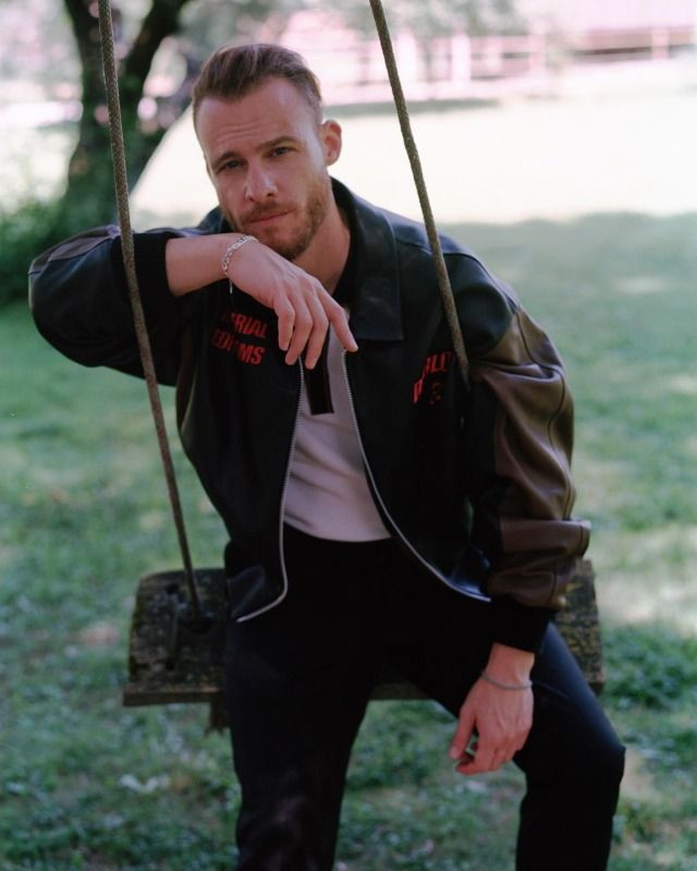 Kızıl Goncalar dizisi sezon finali yapmıştı: Mert Yazıcıoğlu ünlü isimle tatilde! - Resim: 3